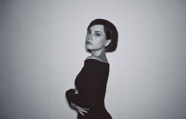 Seren Saraç Sanatçı Fotoğrafı 2