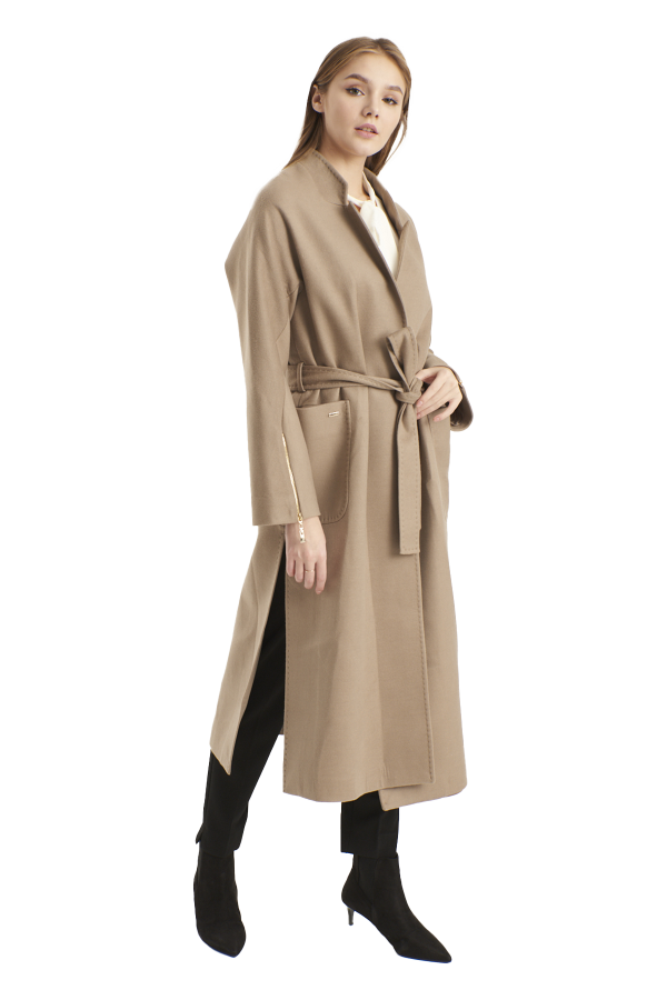 ZÜHRE İLE KIŞIN DA ŞIK VE “ZAMANSIZ” BİR STİL!