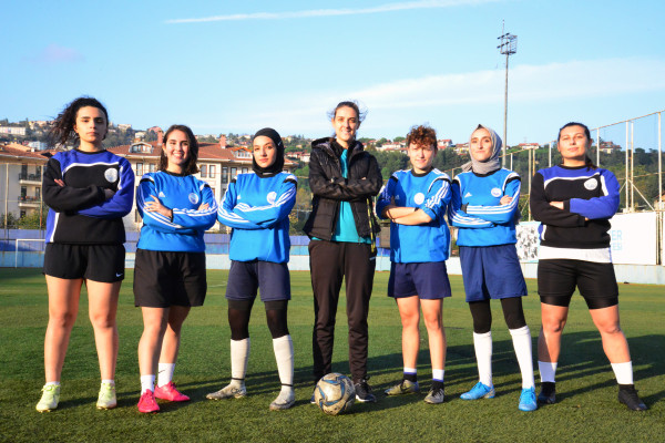 Kız futbol