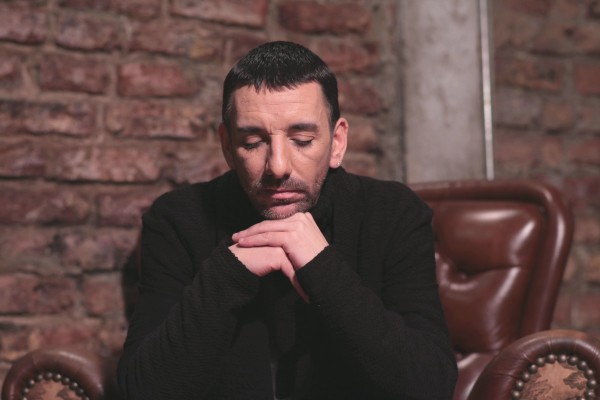 Sanatçı Fotoğrafı 2