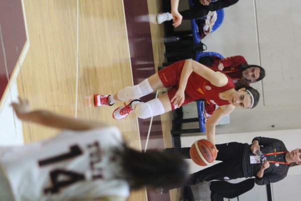 FLORYA UĞUR KOLEJİ ÖĞRENCİSİ TUANA COŞKUN  PANDEMİ DÖNEMİNDE YURTDIŞI EĞİTİM BURSU KAZANDI!