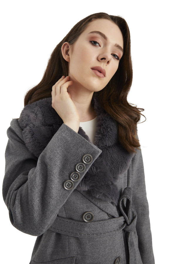 ZÜHRE İLE KIŞIN DA ŞIK VE “ZAMANSIZ” BİR STİL!