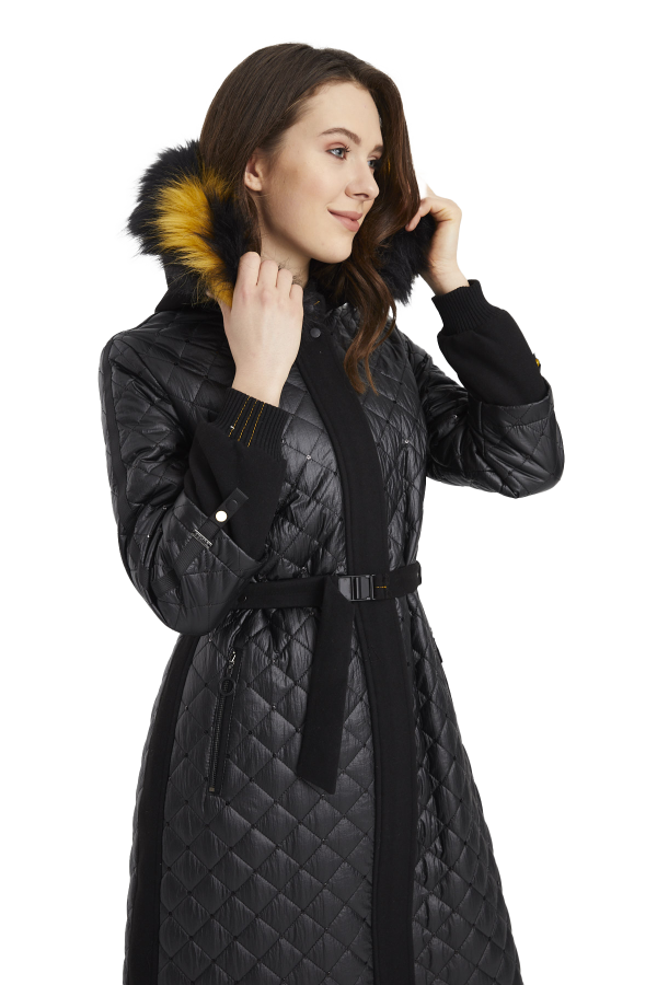 ZÜHRE İLE KIŞIN DA ŞIK VE “ZAMANSIZ” BİR STİL!