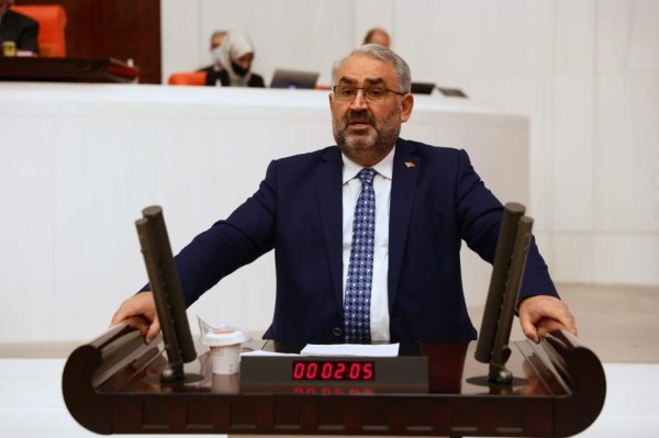 Milletvekili Halil Etyemez; ’Allaha şükürler olsun “Bin yıl sürecek” denilen 28 Şubat darbesi, 3 Kasım 2002 seçimleriyle tarih oldu.’ 