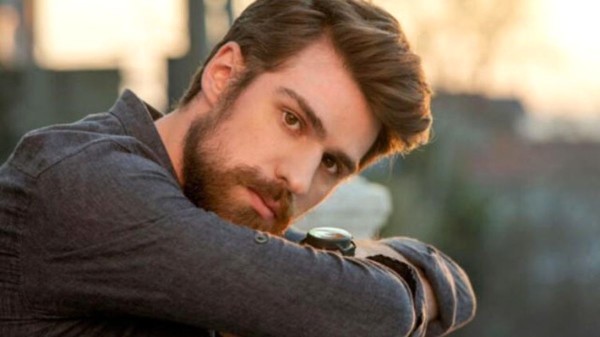 Berker Güven sadece oyunculukta değil sosyal medyanın da zirvesinde