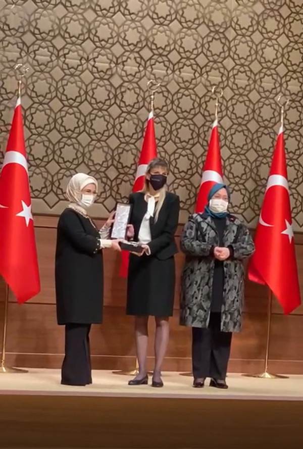 Emine Erdogan, Gökçe Hatipoğlu, Zehra Zümrüt Selçuk