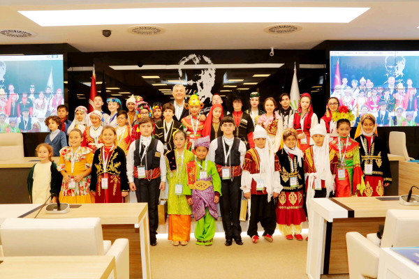 Şükrü Genç ve dünya çocukları