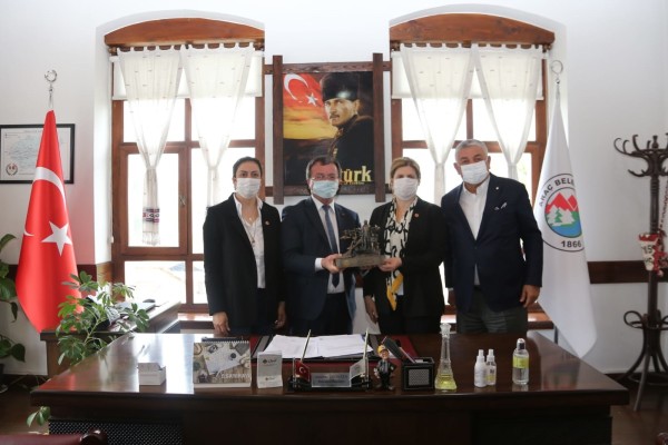 Şükrü Genç ve Araç Belediye Başkanı Satılmış Sarıkaya