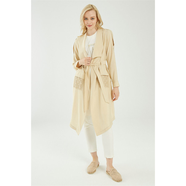 ZÜHRE YAZ KOLEKSİYONU, SICACIK RENKLERİ VE TERLETMEYEN KUMAŞLARI İLE KONFOR SAĞLIYOR!