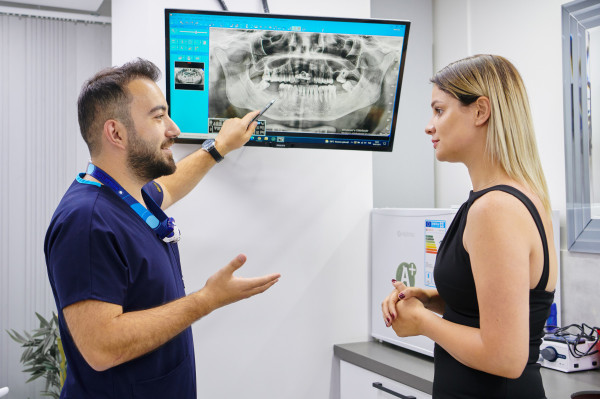 Ömer İstanbul Diş Polikliniği - Dt. Ömer Karaaslan