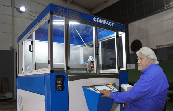 Cüneyt Arkın - Usel Makina Reklam