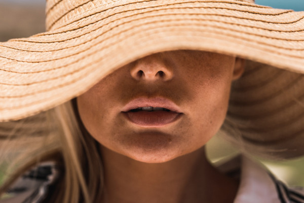 Sizi havuz başında, vintage bir dokunuşla modern bir dünyaya davet ediyoruz.