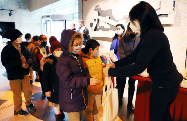 Okul kiti dağıtımı