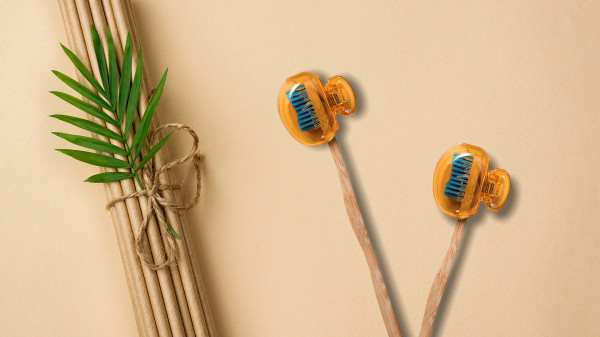 Diş Fırçanıza da Maske Takın