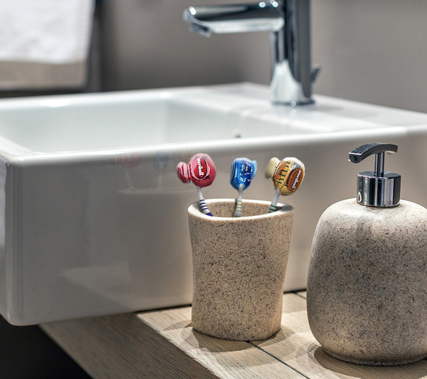 Diş Fırçanıza da Maske Takın