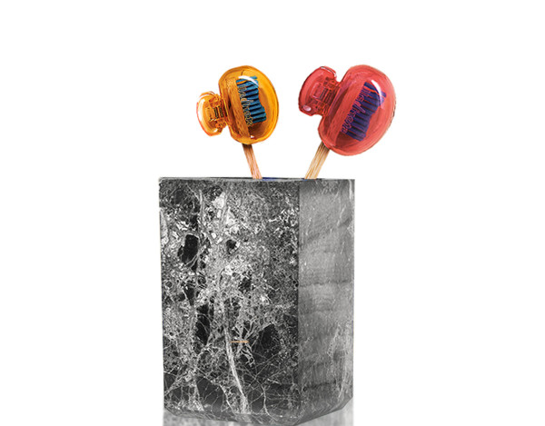 Diş Fırçanıza da Maske Takın