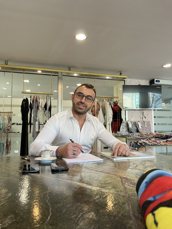 LOUREN YKB CAGLAR SOLMAZ