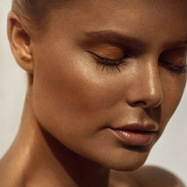 Güneşsiz Bronzlaştırıcı 24 Saat Nem Veren Yüz Serumu 75ml