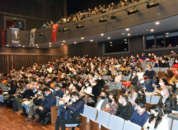 TİYATRONUN KALBİ SARIYER’DE ATTI