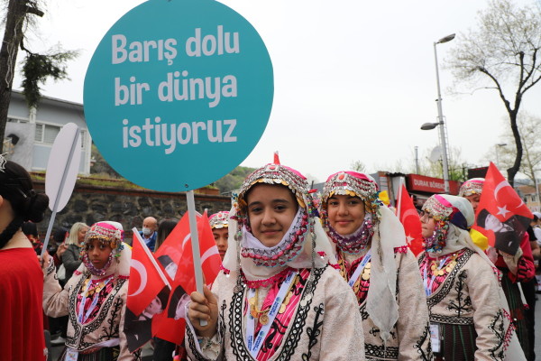 SAVAŞLAR OLMASIN, ÇOCUKLAR ÖLMESİN