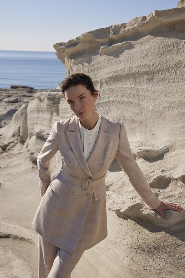 KADIN GİYİMİNİN ZAMANSIZ MARKASI "ZÜHRE" BAYRAMDA DA YANINIZDA