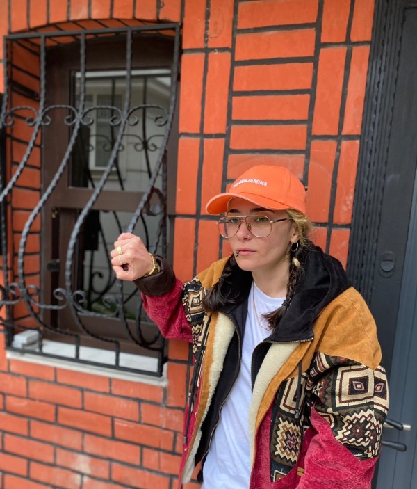 Emo-Trap’in Sevilen İsmi Alege, İlk Ep Çalışması “Değişen Yüzler” İle Yoluna Tam Gaz Devam Ediyor!