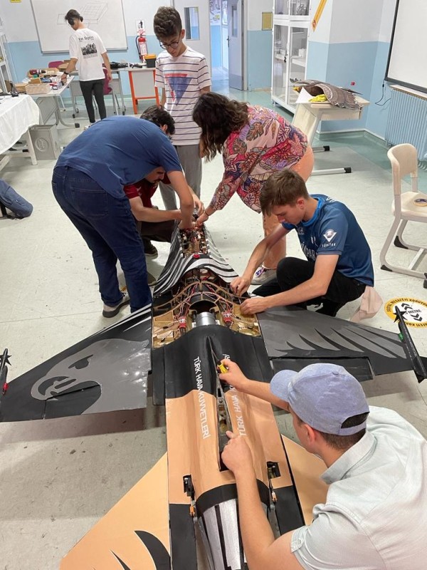 Özel Yesevi Havacılık Lisesi İHA-SİHA ve Dron Üretimi - 2