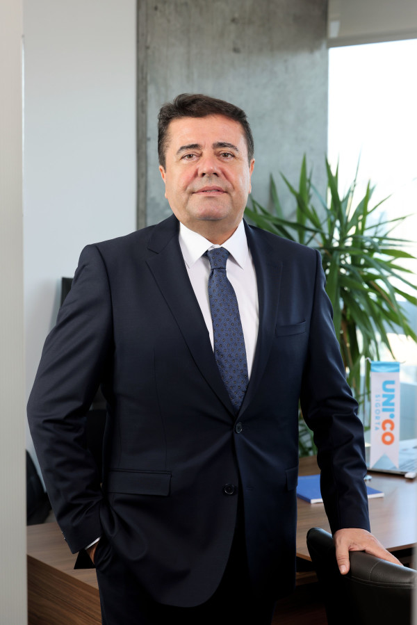 Ender Güzeler-Dikey