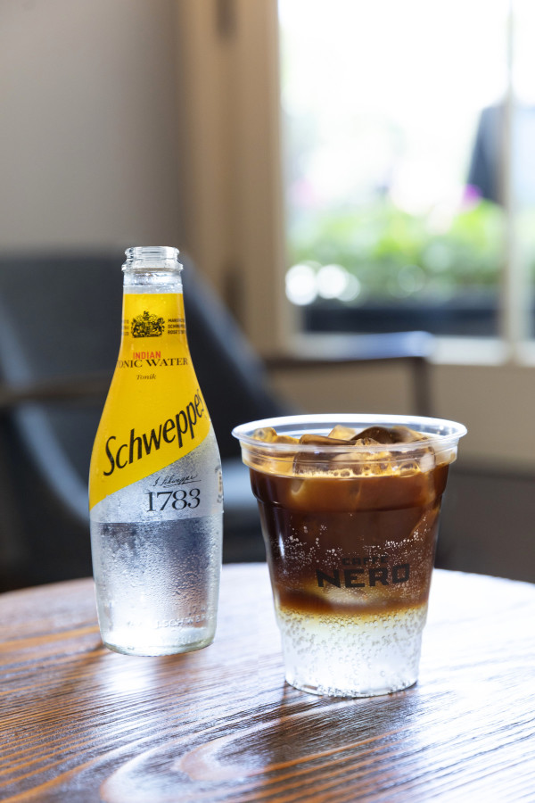 Caffè Nero ve Schweppes / Espresso Tonic 2