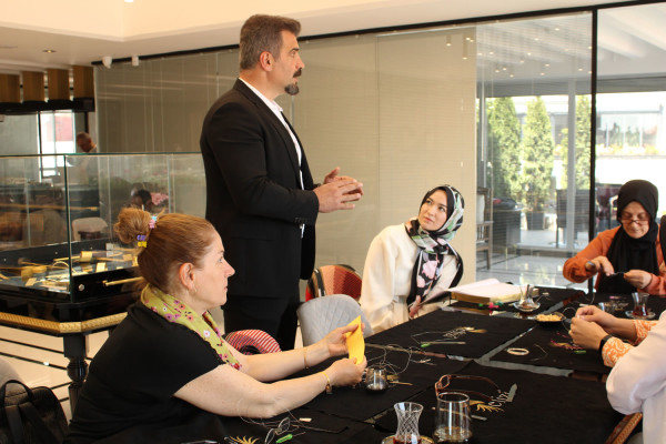 Elizi Kuyumculuk “atölye kafe” konsepti geliştirdi