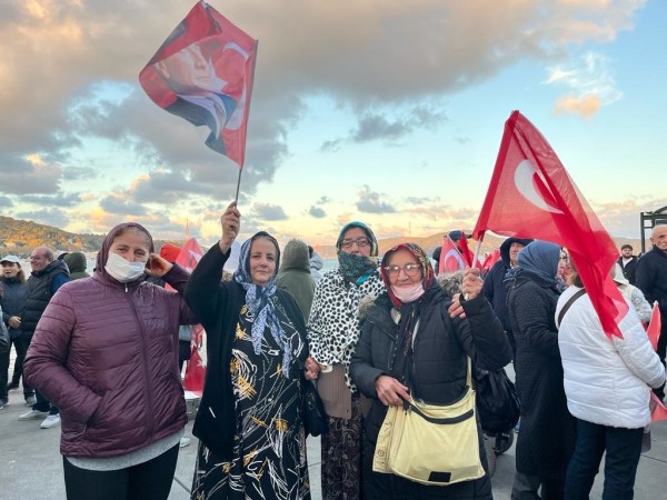 CUMHURİYET COŞKUSU SARIYER’İ SARDI