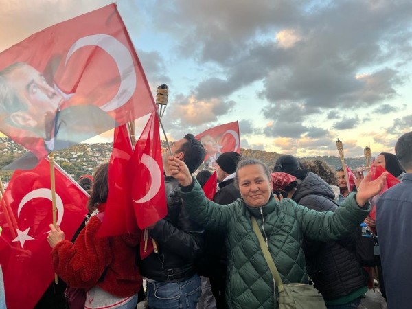 CUMHURİYET COŞKUSU SARIYER’İ SARDI