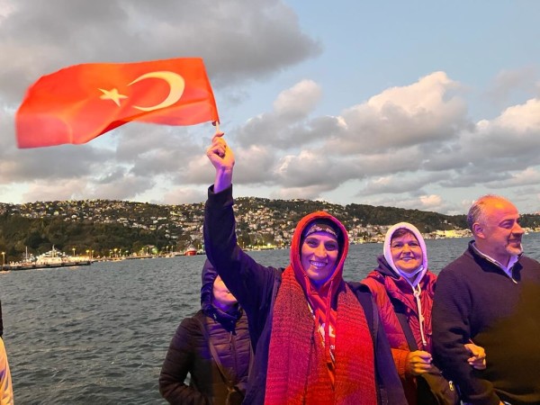 CUMHURİYET COŞKUSU SARIYER’İ SARDI