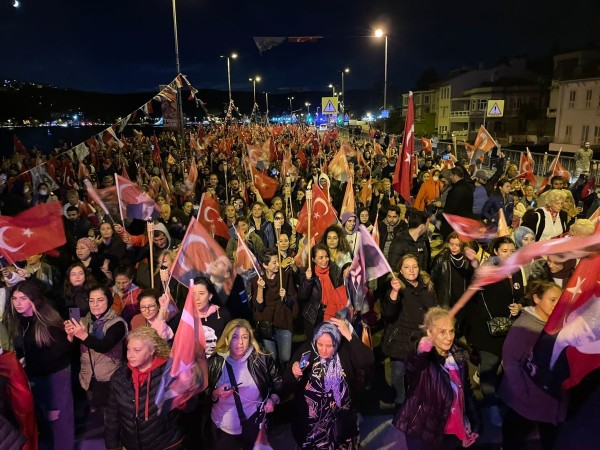 CUMHURİYET COŞKUSU SARIYER’İ SARDI