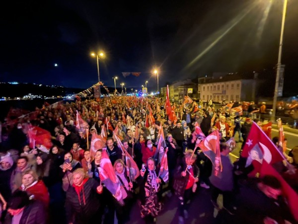 CUMHURİYET COŞKUSU SARIYER’İ SARDI