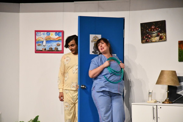 ÜÇ DAHİ VE OYUN ARASI OYUN