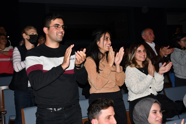 ÜÇ DAHİ VE OYUN ARASI OYUN