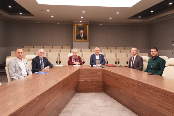 EĞİTİM İÇİN EL ELE VERDİLER