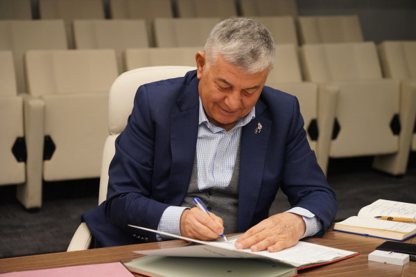 EĞİTİM İÇİN EL ELE VERDİLER