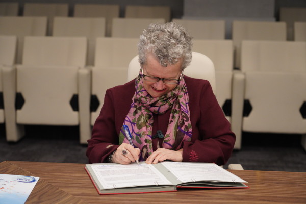 EĞİTİM İÇİN EL ELE VERDİLER