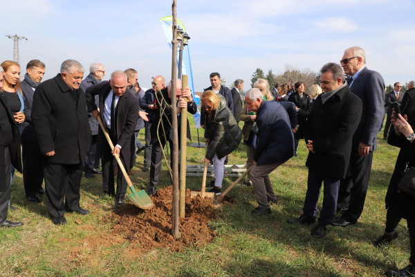 CUMHURİYETİN YÜZÜNCÜ YILINA YÜZ FİDAN