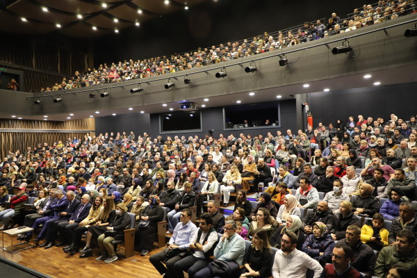 SARIYER AKADEMİ BAŞARI ÇITASINI YÜKSELTİYOR