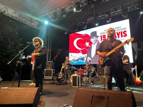 19 MAYIS, GENÇLİK KONSERİ İLE KUTLANDI