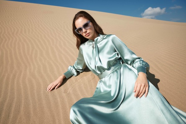 CANLI STİL İLE ETKİLEYİCİ, TARZ, ŞIK BİR YAZ İÇİN: ZÜHRE!