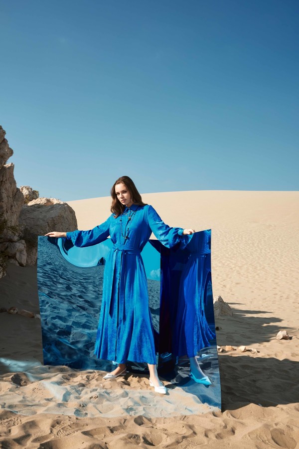 SICAK HAVADA RÜZGARI TERSİNE DÖNDÜREN ELBİSELER ZÜHRE’DE!