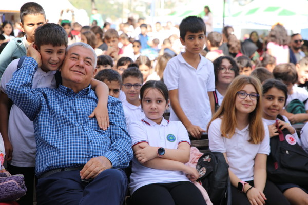 Başkan ve çocuklar