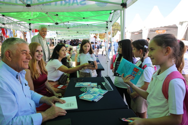 EDEBİYAT GÜNLERİ ÜÇÜNCÜ GÜNÜNE YOĞUN İLGİ 