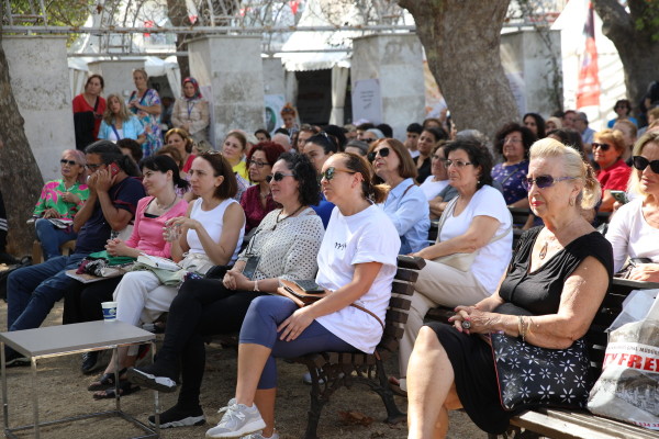 EDEBİYAT GÜNLERİ ÜÇÜNCÜ GÜNÜNE YOĞUN İLGİ 