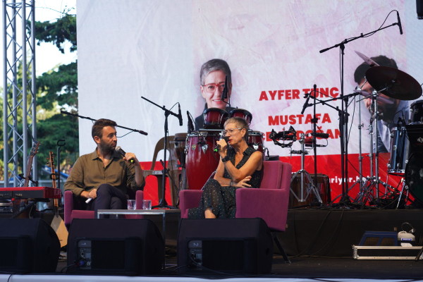 Mustafa Çevikdoğan, Ayfer Tunç