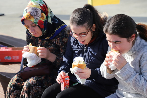 GÖRME ENGELLİLER ÖZGÜRLÜĞE OLTA ATTI